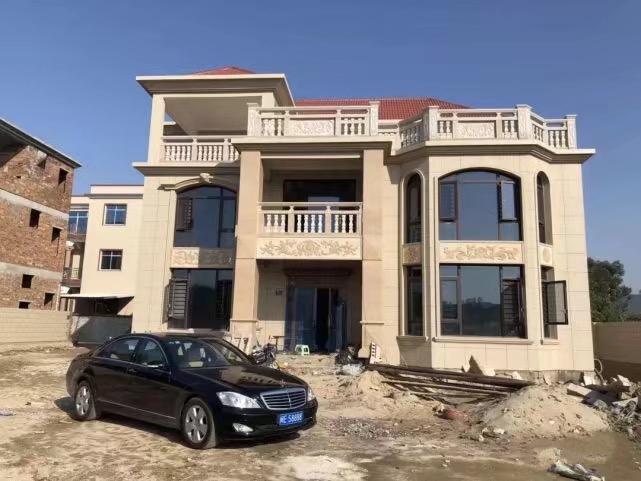 湖南盛情款待，尊敬的嘉宾与朋友们